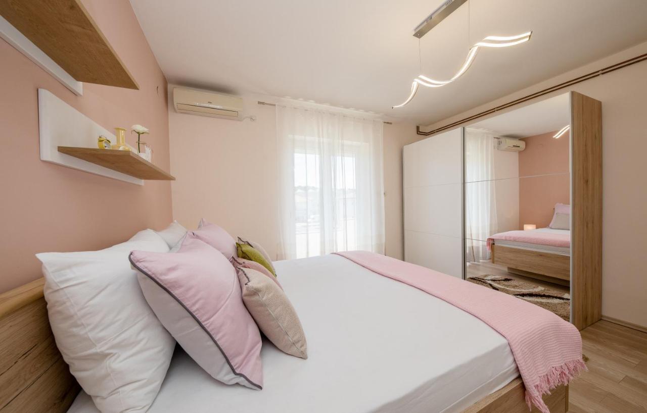 Apartments Luka 라브 외부 사진