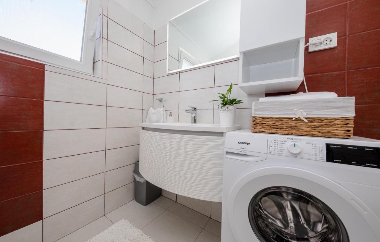 Apartments Luka 라브 외부 사진