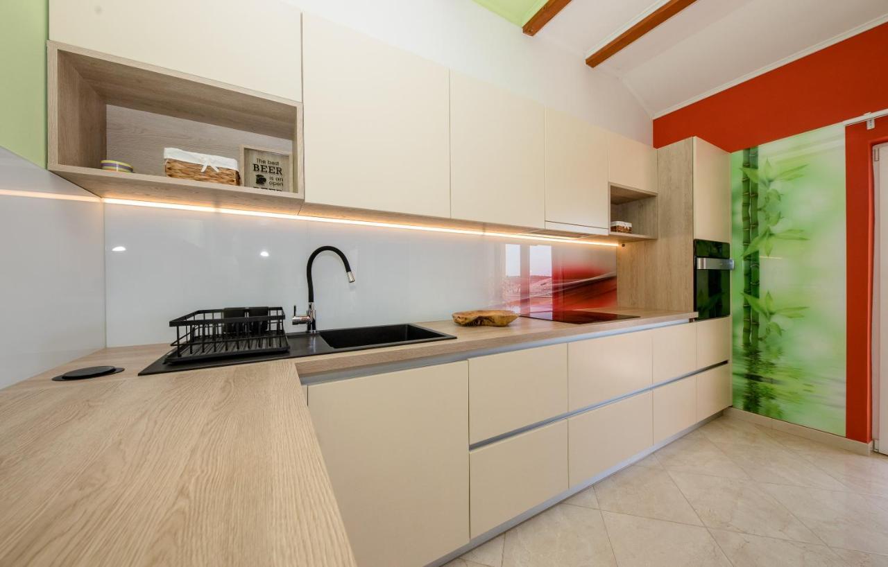 Apartments Luka 라브 외부 사진