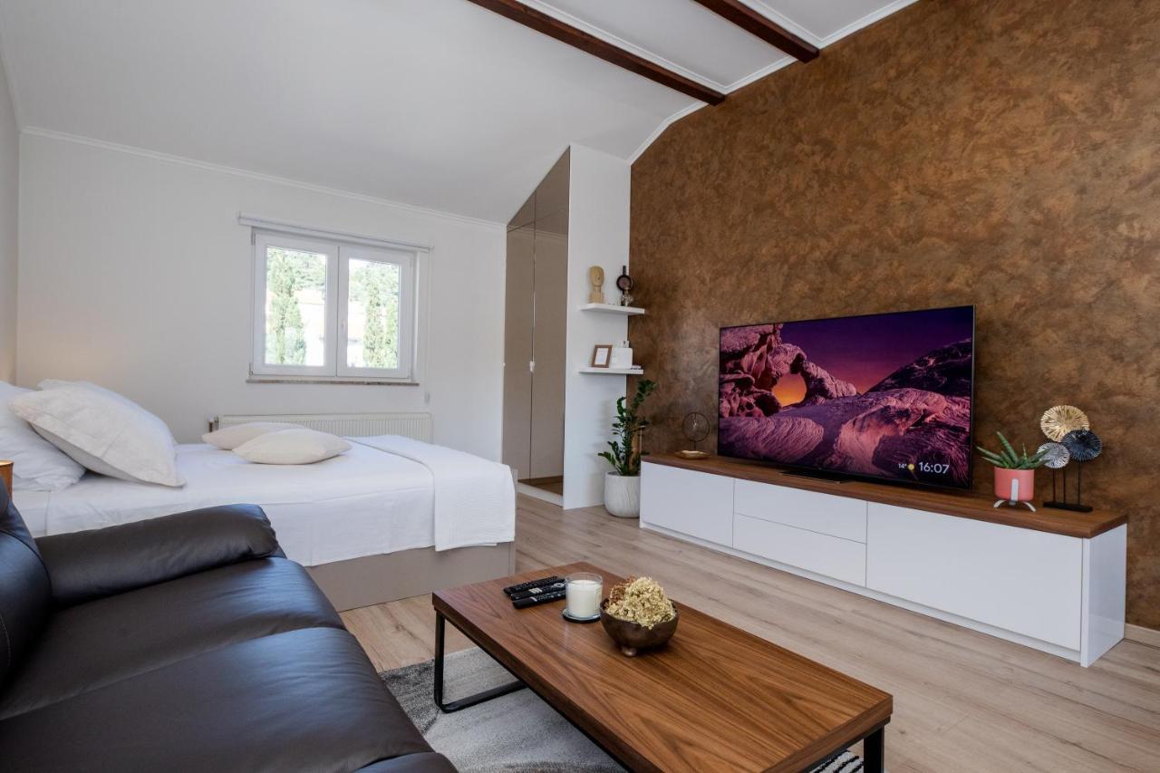 Apartments Luka 라브 외부 사진
