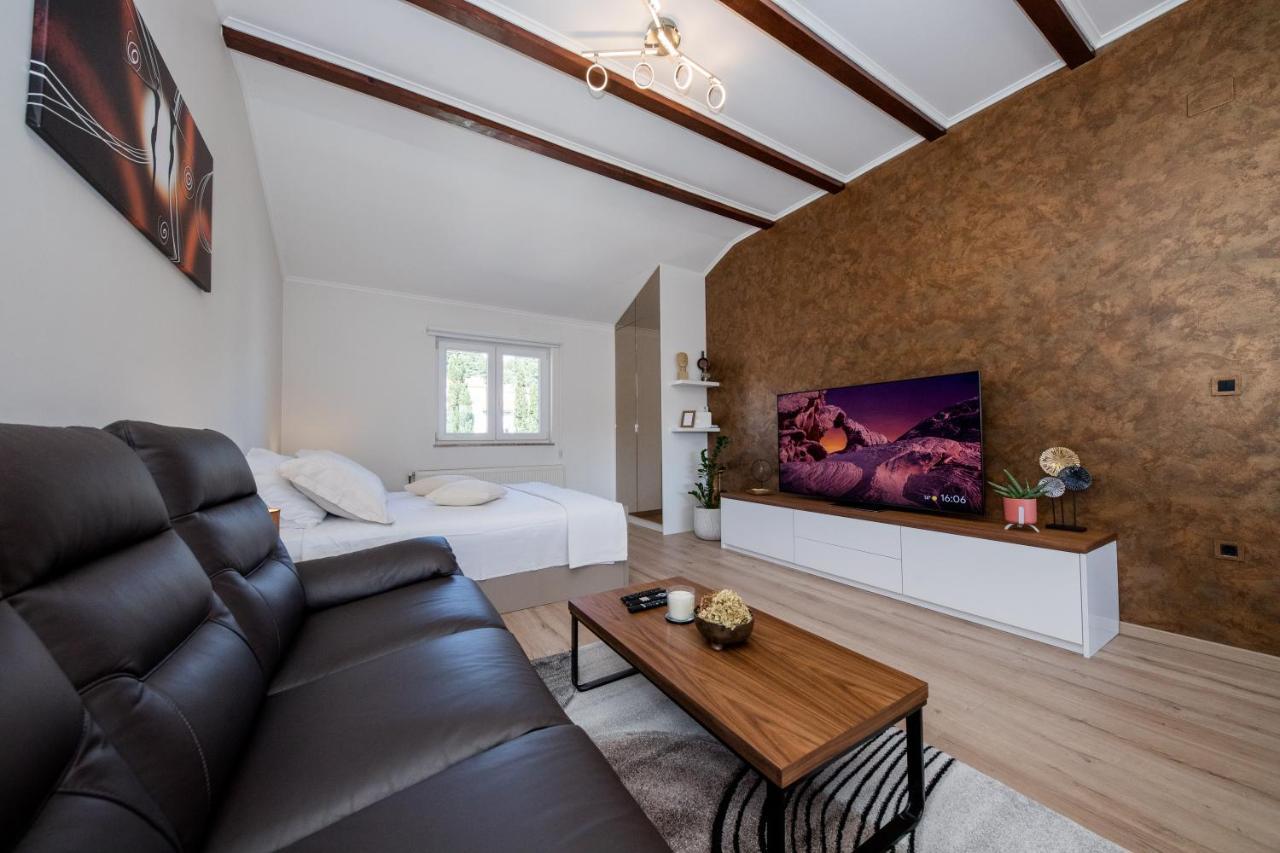 Apartments Luka 라브 외부 사진