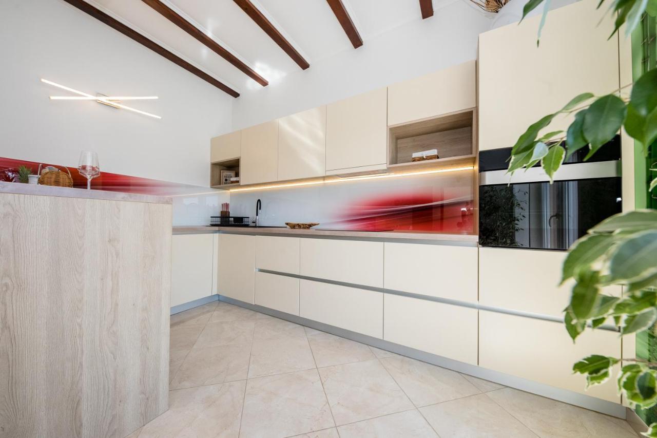 Apartments Luka 라브 외부 사진