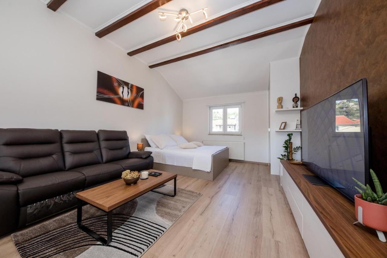Apartments Luka 라브 외부 사진
